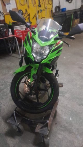 Kawasaki Ninja 125 2024 accidentada - negociable