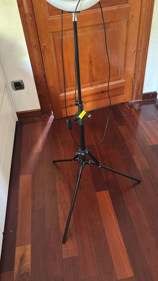 Aro de luz LED con soporte para móvil