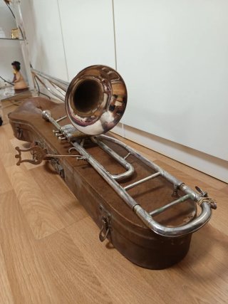 Trombón Couesnon antiguo 1920-1930