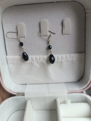 Pendientes colgantes negros
