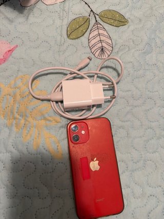 iPhone 12 mini rojo