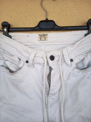 Pantalón corto Pull&Bear chico blanco