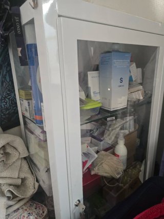 Vitrina expositora médica