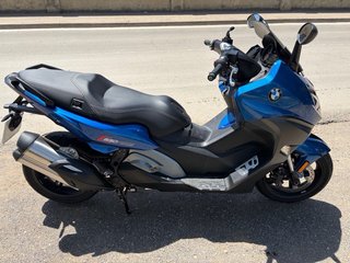 Moto BMW C650 Sport azul