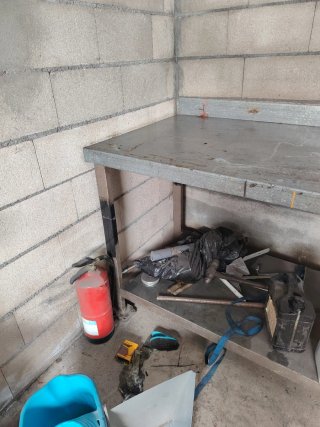Banco de trabajo metálico