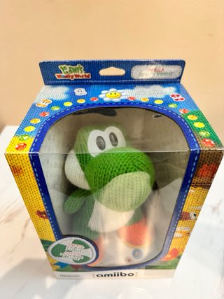 Amiibo Mega Yarn Yoshi Verde Scatola