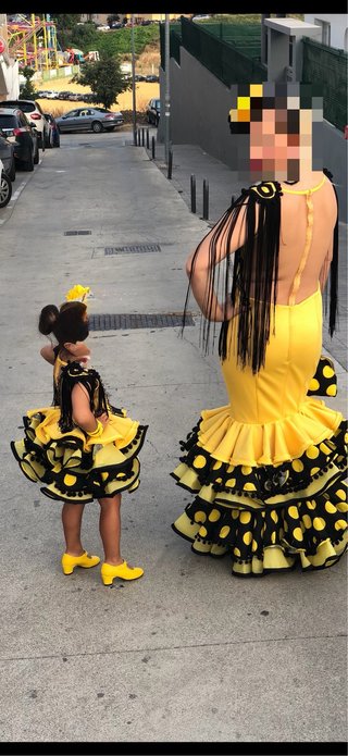 Traje de flamenca niña y adulta