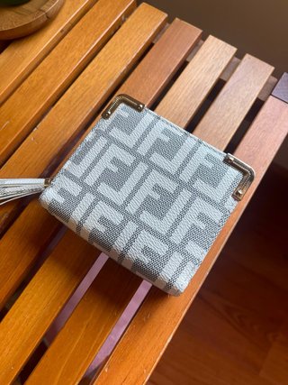 Cartera con tarjetero y monedero