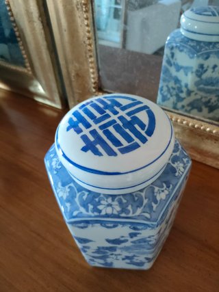 Tibor de porcelana azul y blanco