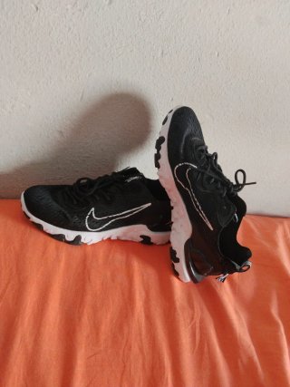 Nike React Hombre Negras