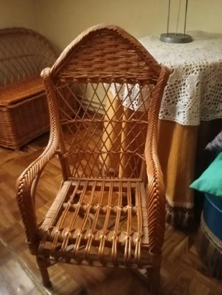 Silla infantil de mimbre natural