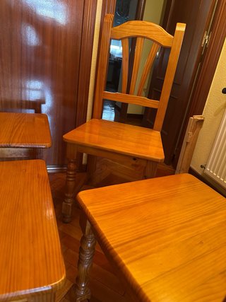 Juego de 4 sillas de madera marrón