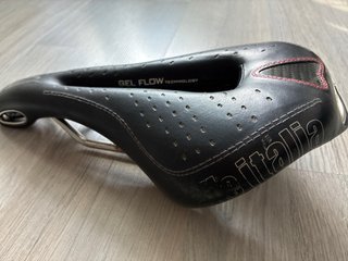 Sillín Bici Negro Gel Flow