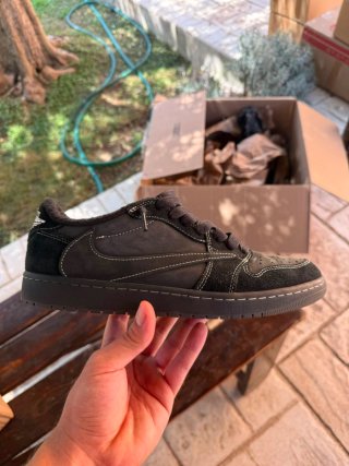 Jordan x Travis Scott Black Phantom