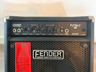 Amplificador Bajo Fender Rumble 30