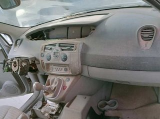 Renault paragolpes delantero scenic 1.9 dci 200715