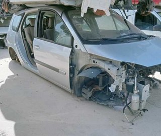 Renault paragolpes delantero scenic 1.9 dci 200715
