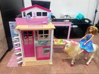 Casa Barbie con Cavallo e Bambola