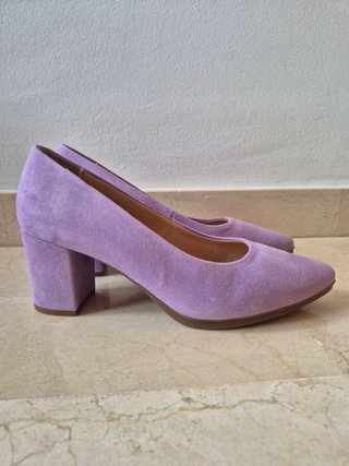 Zapatos de tacón morados