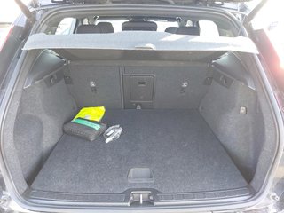 Volvo XC40 1.5 T4 Twin Recharge R-Design Auto