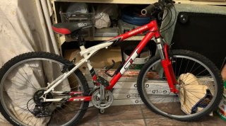 Bicicleta GT Aggressor Roja y Blanca