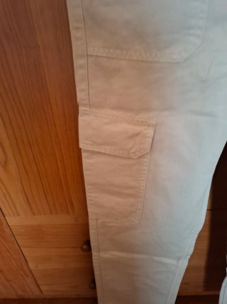 Pantalones cargo beige