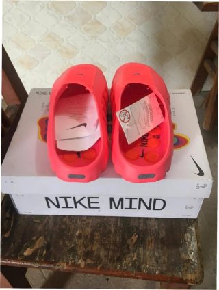 Nike Mind 001 Rojo Solar EU45 Nuevas