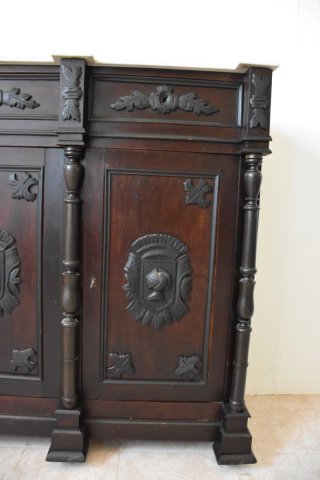 Antiguo mueble recibidor entredós tallado