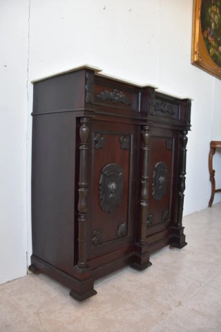 Antiguo mueble recibidor entredós tallado