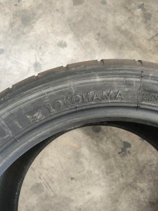 Neumáticos Yokohama Advan A052 265 40 18 101y