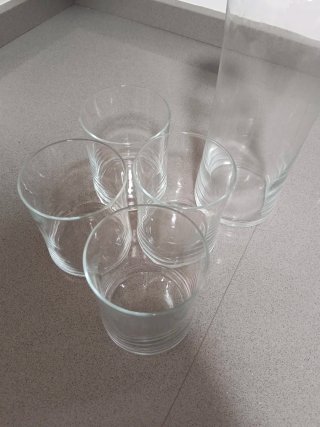 Jarra de cristal con 4 vasos