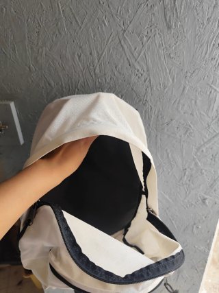 Mochila Eastpak Beige y Negra