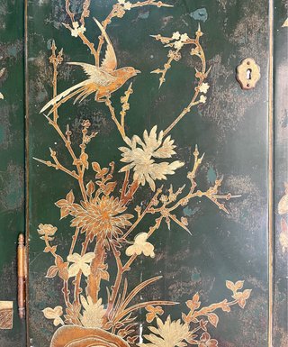 Mueble chinoiserie verde y dorado