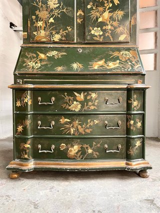 Mueble chinoiserie verde y dorado