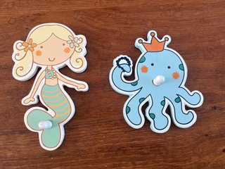 2 Percheros Madera Sirena y Pulpo