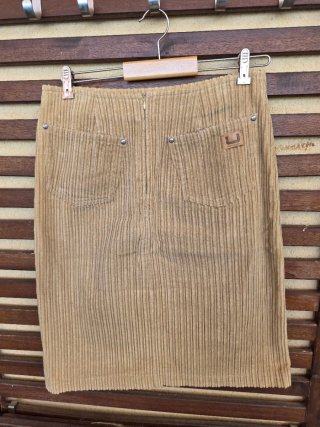 Falda beige corte recto