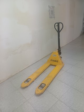Transpaleta manual AYERBE 2500 kg