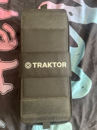 Controladora DJ Traktor Kontrol X1 MK2