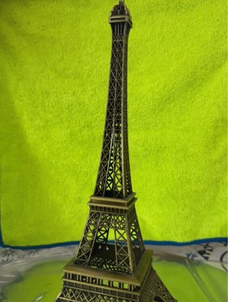 Torre Eiffel decorativa