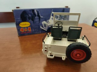 Jeep Safari Altaya con Caja