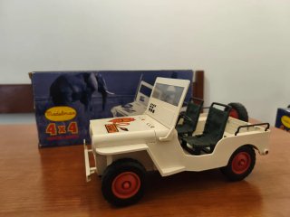 Jeep Safari Altaya con Caja