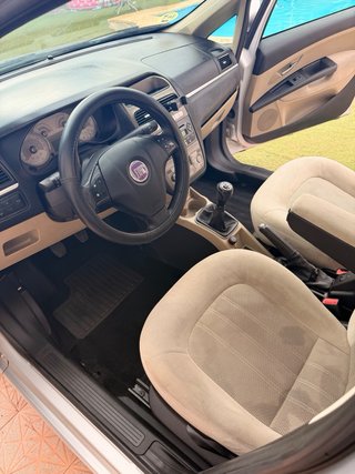 FIAT Línea Diesel Línea 1.3Mjt Emotion, 66kW/90 PS