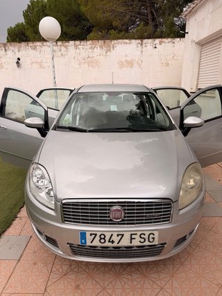FIAT Línea Diesel Línea 1.3Mjt Emotion, 66kW/90 PS