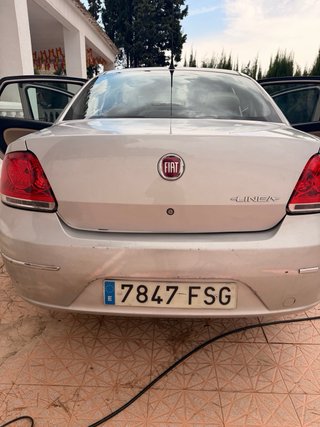 FIAT Línea Diesel Línea 1.3Mjt Emotion, 66kW/90 PS