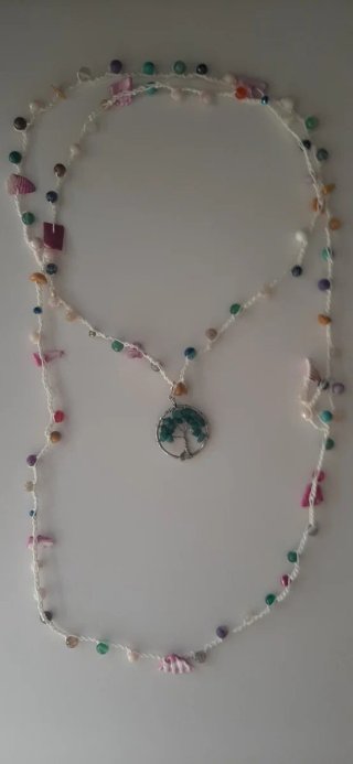 Collar tejido a crochet con árbol de la vida