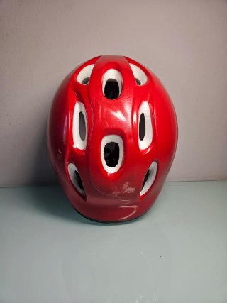 Casco bici rojo + bolsa manillar