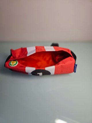 Casco bici rojo + bolsa manillar