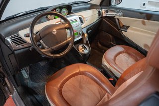 Lancia Ypsilon 1.4 16v Platino