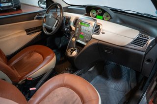 Lancia Ypsilon 1.4 16v Platino