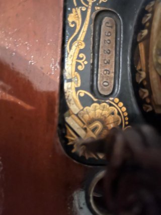 Máquina de coser SINGER antigua (1903)